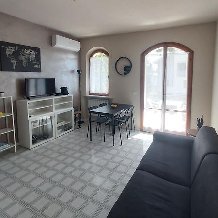 I Limoni Bilocale In Residence Con Piscina Πεσκιέρα ντελ Γκάρντα Εξωτερικό φωτογραφία