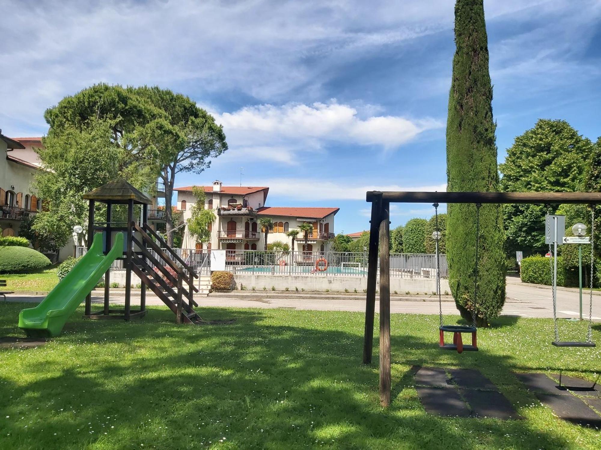I Limoni Bilocale In Residence Con Piscina Πεσκιέρα ντελ Γκάρντα Εξωτερικό φωτογραφία